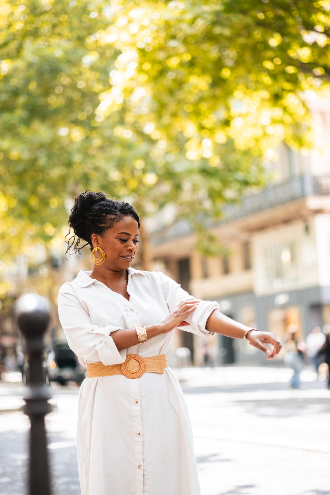 Farmata SOW, coach transition professionnelle femmes — portrait en extérieur